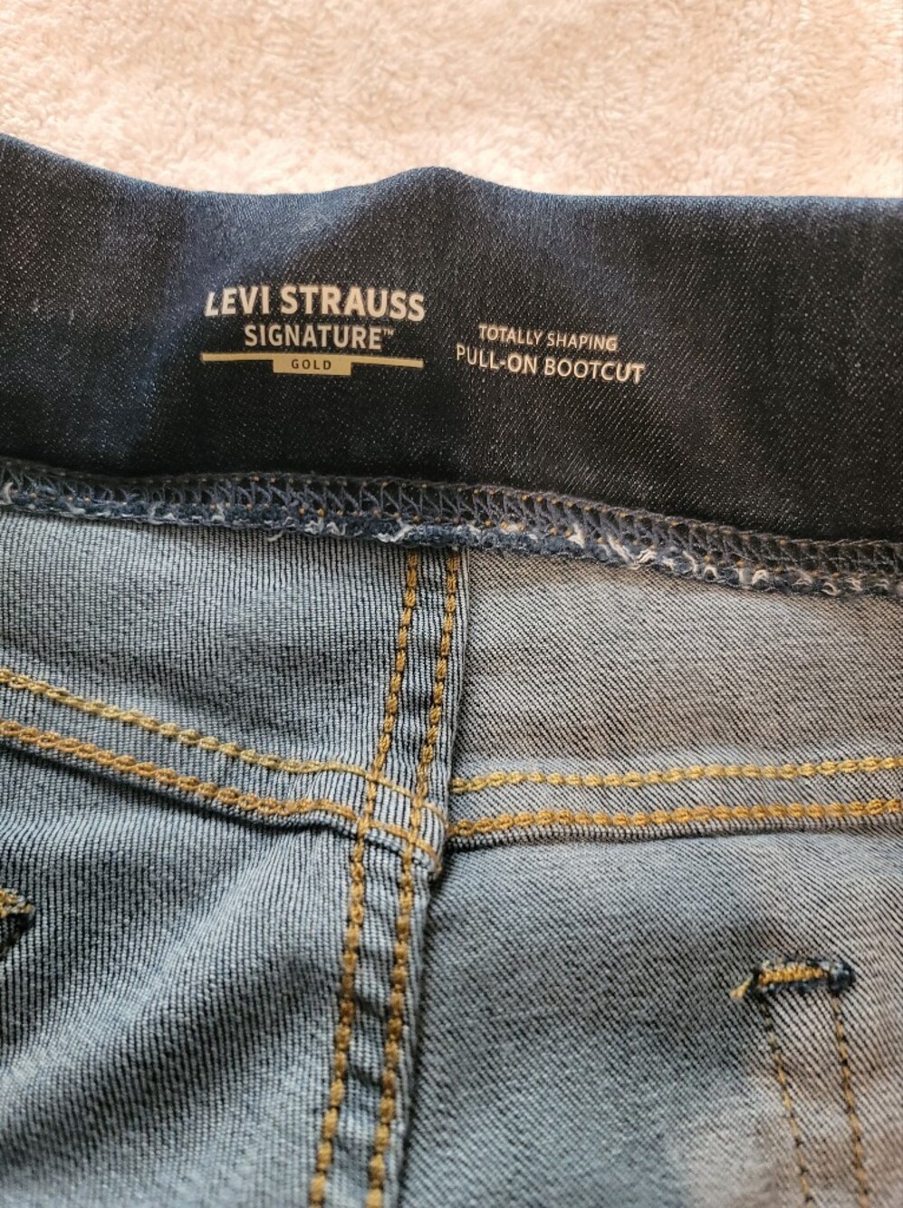 Levi Strauss Signature Gold Women's Bootcut Pull-On Jeans - Medium Blue